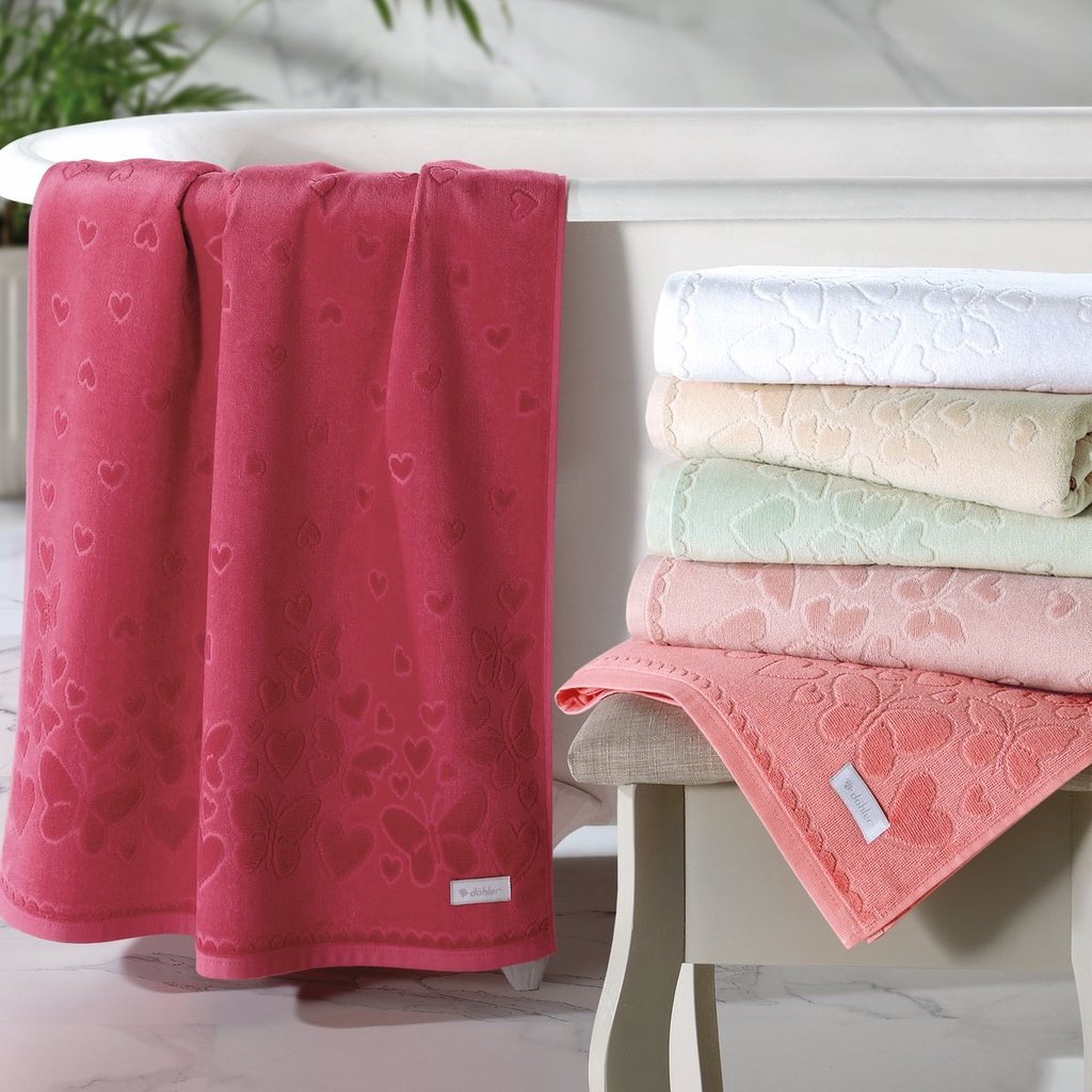 Toalha de Banho Romance Döhler Ambientada