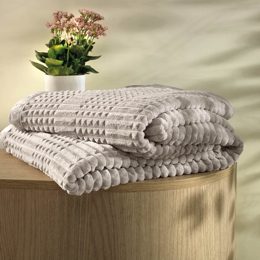 jul24 karsten cama lima detalhe