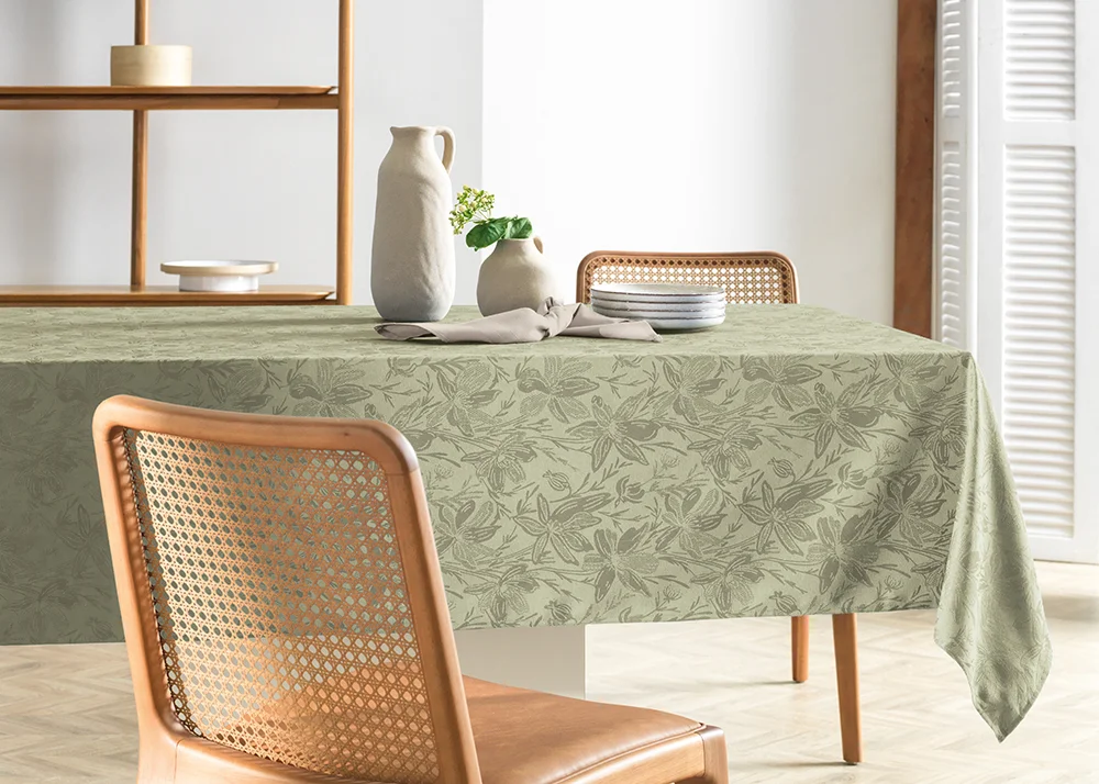 jul23 karsten mesa dominic ambientada