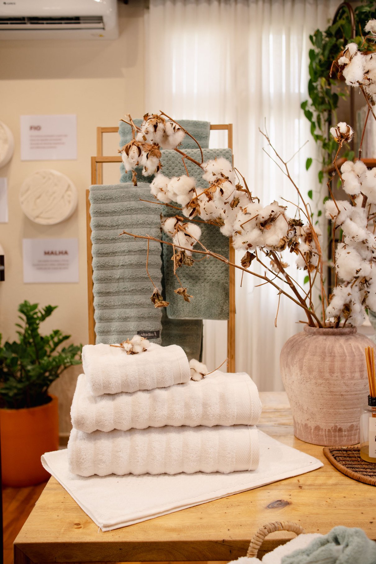 04 toalha banhao fio penteado 100 algodao 520g m aura atlantica