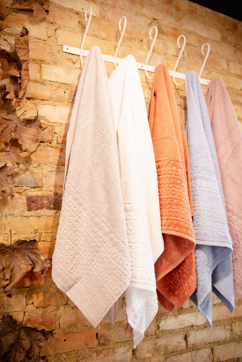 01 toalha de banho fio penteado 100 algodao 435g m cosmopolitan atlantica