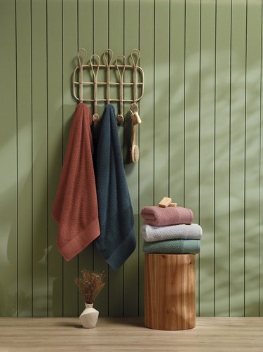 02 toalha banhao 100 algodao fio penteado 430g m capri atlantica